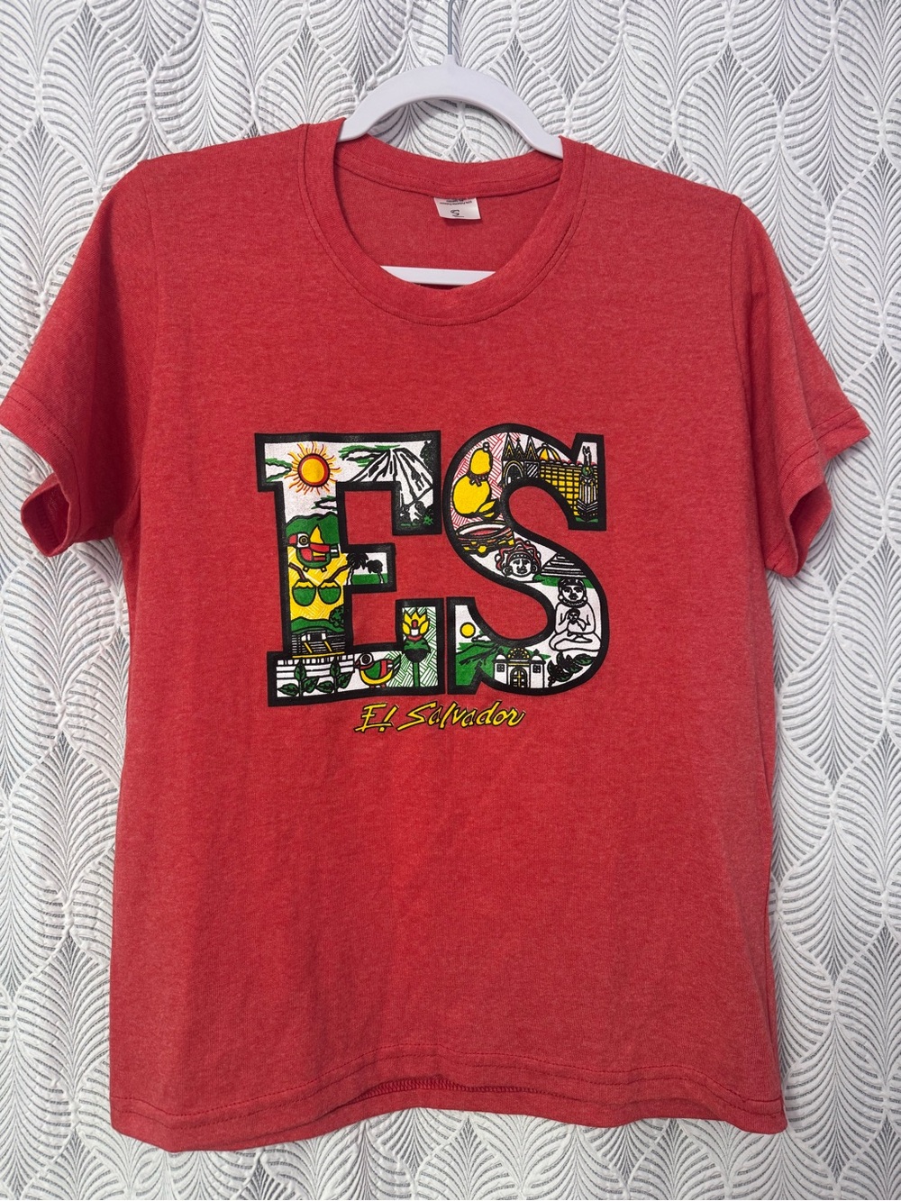 El Salvador small tee